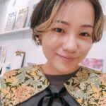 上は中学生から下は1歳の4人の子供のママ。 一時期は対面鑑定の占師としてなんとか生活していたものの結婚し子供を産んでからは子育てを優先したいという気持ちが強くなったためブロガーとして活躍しようと画策中。趣味は子供が好きな料理作り。